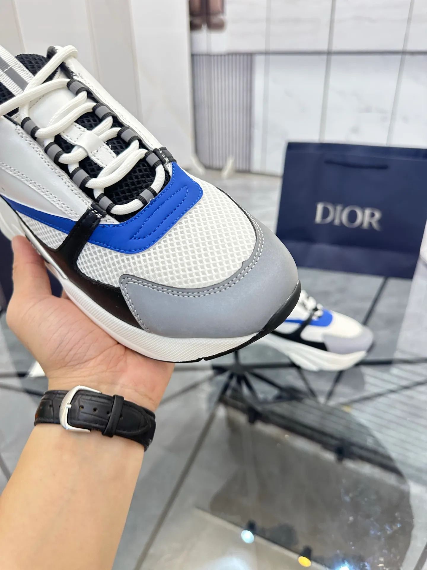 Men's shoes: 💰P460¥ Ready in Guangzhou, fully packaged Product trademark: Dior* "Dior*" low-top casual shoes Regular size: 38-46 (can be customized to 47) B22 Product materials: imported cowhide leather upper spliced ​​with original fabric, breathable lining, original outsole. Number: 920